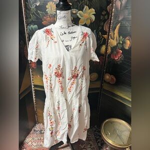Floral Embroidered White Dress (D4)